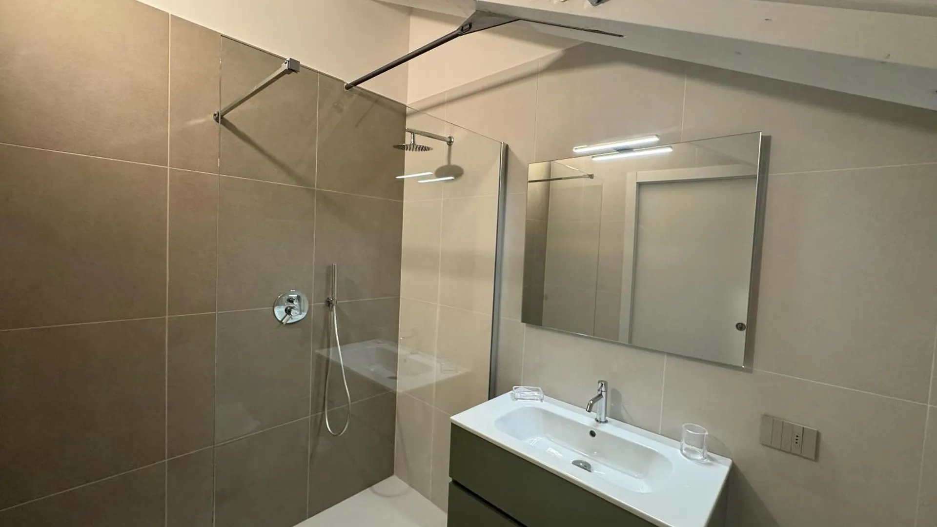 Urban Living Hotell Como Italien