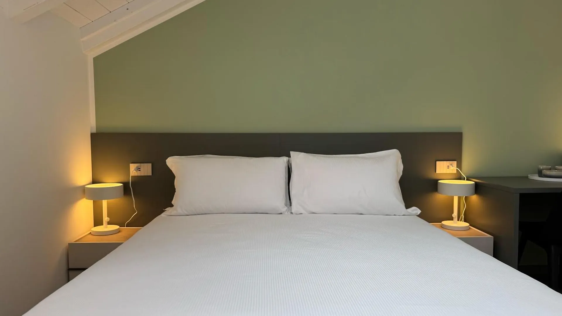 Urban Living Hotel Como 0*,  Italië